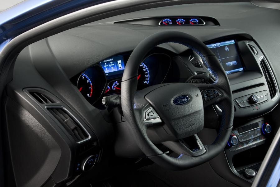  Ford Focus RS 2015 года  (фото 19 из 21)